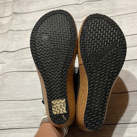 Skechers Beverlee Luxe Foam Dark Gray Wedges size 7 - Picture 3 of 7